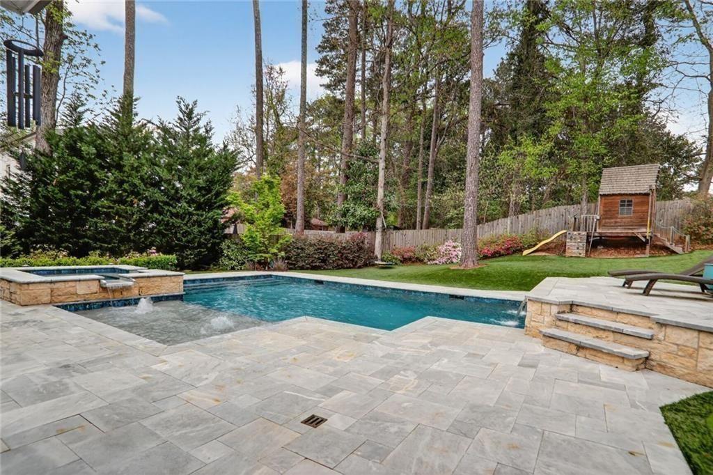 2758 Green Meadows Lane NE