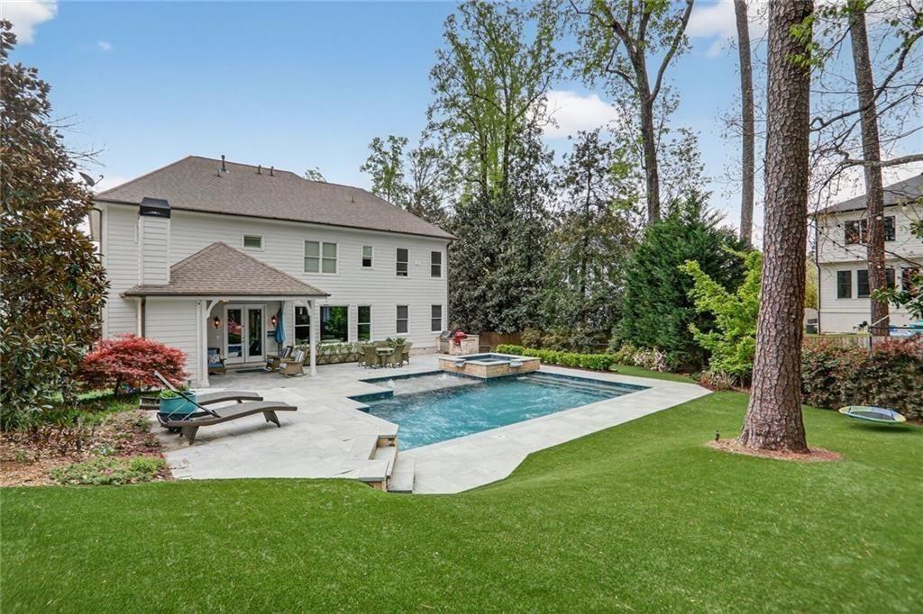 2758 Green Meadows Lane NE