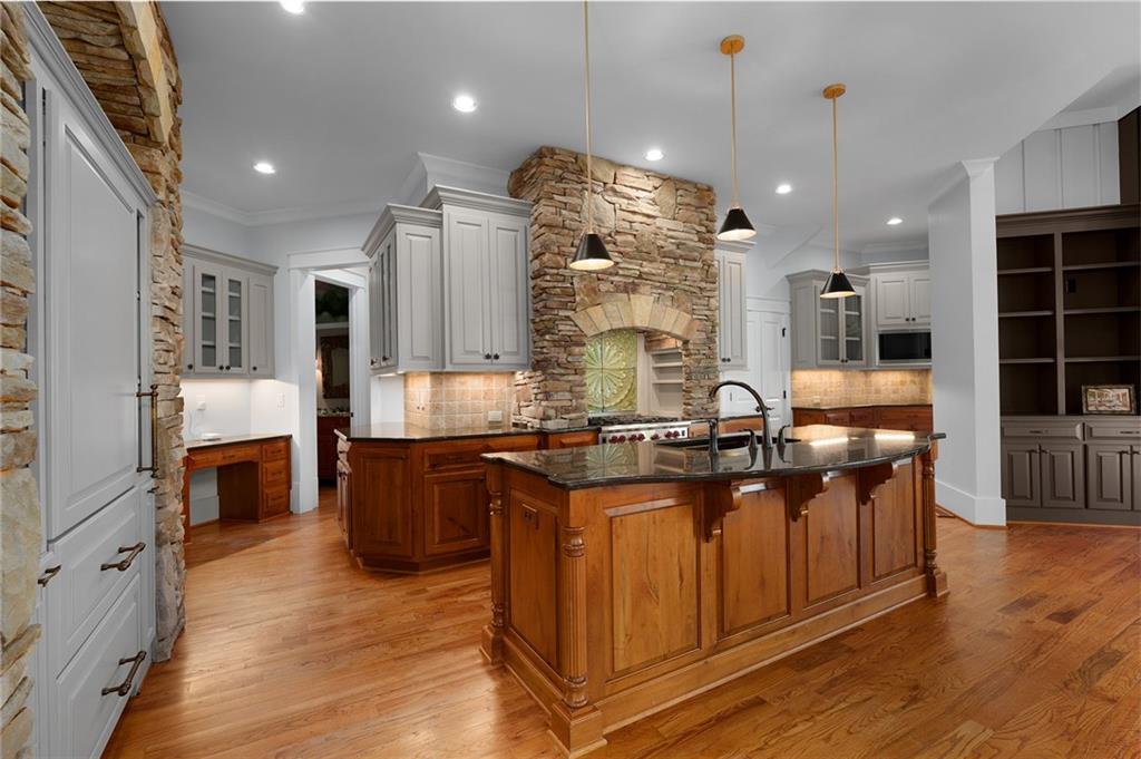 Big Canoe, Georgia, 30143, United States, 5 Bedrooms Bedrooms, ,5 BathroomsBathrooms,Residential,Active,2041675