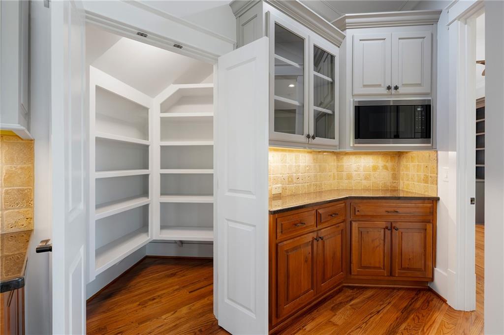 Big Canoe, Georgia, 30143, United States, 5 Bedrooms Bedrooms, ,5 BathroomsBathrooms,Residential,Active,2041675