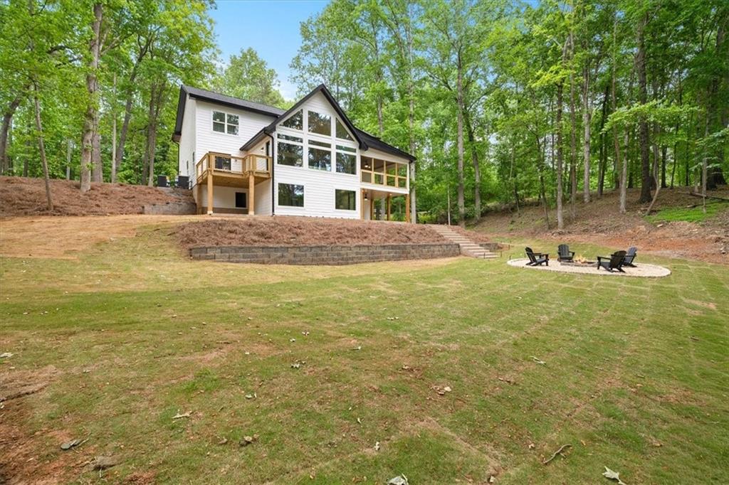 8875 Lakeside Way