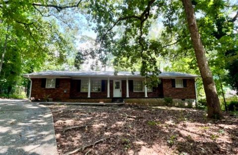 1804 IDLEWOOD Drive East Point GA 30344