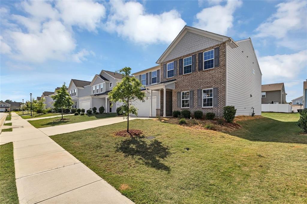 816 ROYAL RED Court