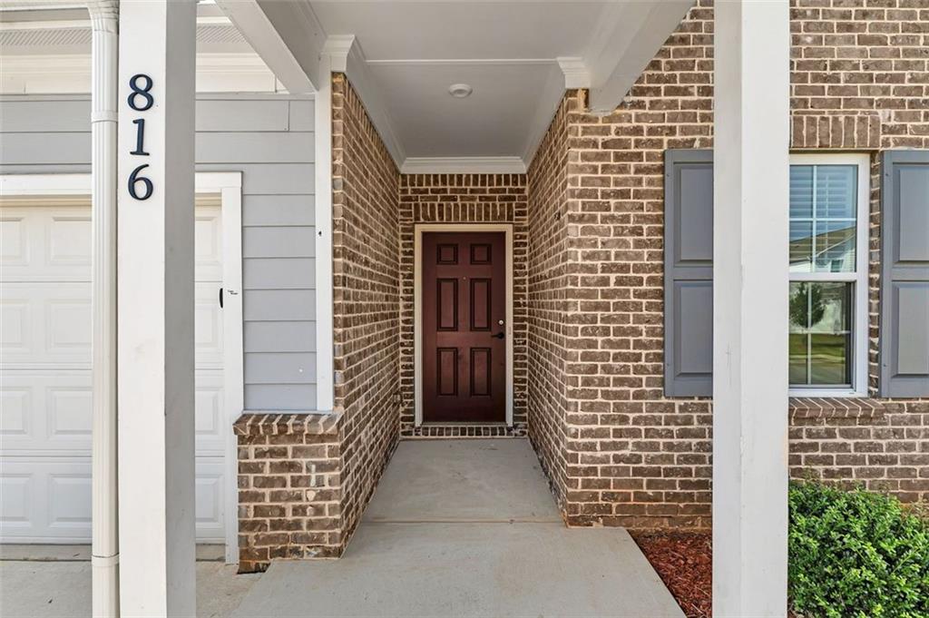 816 ROYAL RED Court