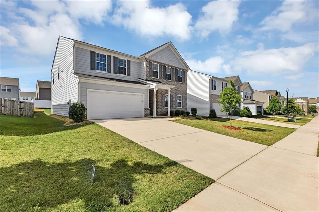 816 ROYAL RED Court