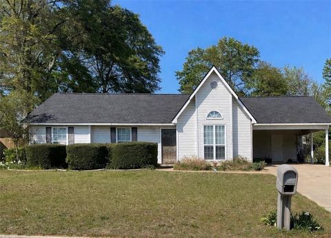 Homes For Sale - 103 Eric Drive<br/> Bonaire, GA 31005