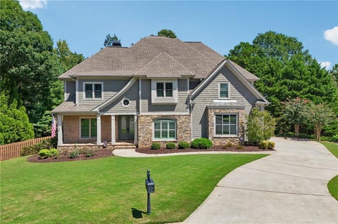 Homes For Sale - 3765 Horizon Court<br/> Cumming, GA 30041
