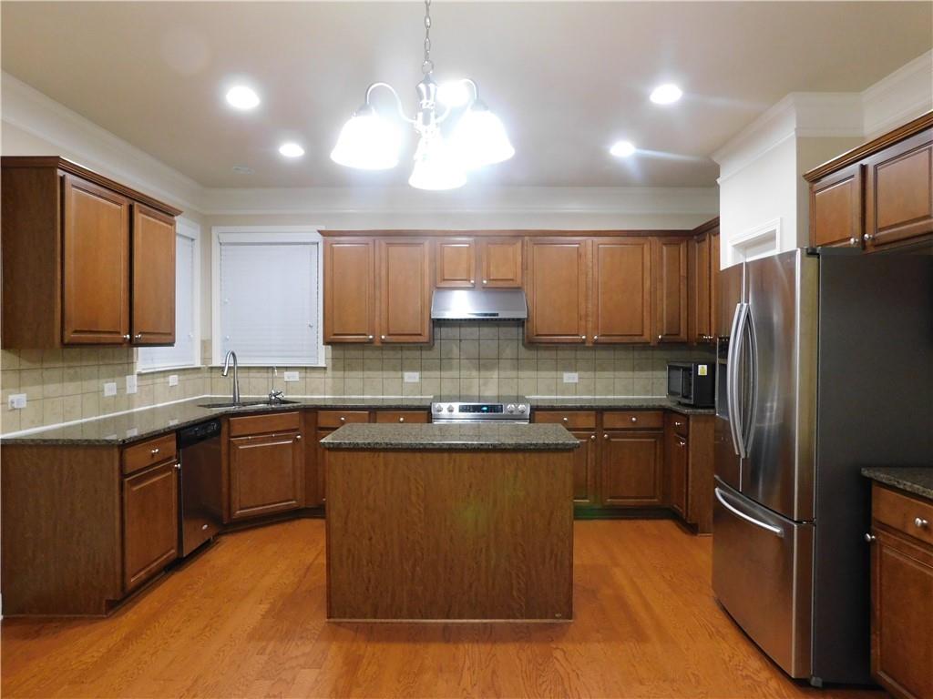 2572 Larson Creek Way