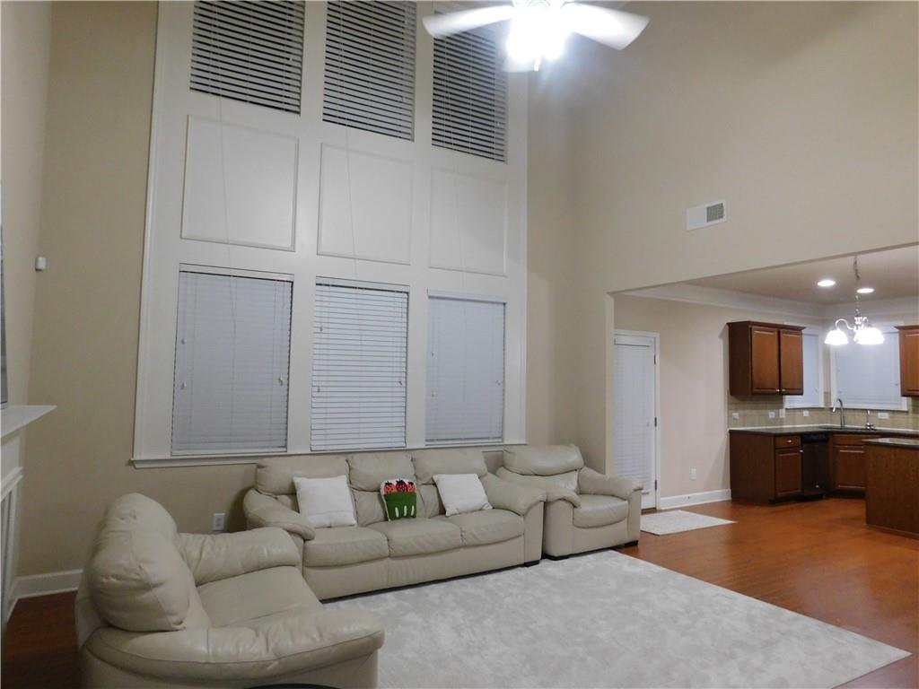 2572 Larson Creek Way