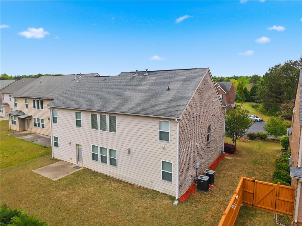 2572 Larson Creek Way