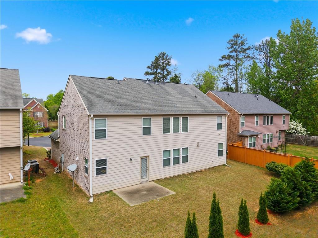 2572 Larson Creek Way