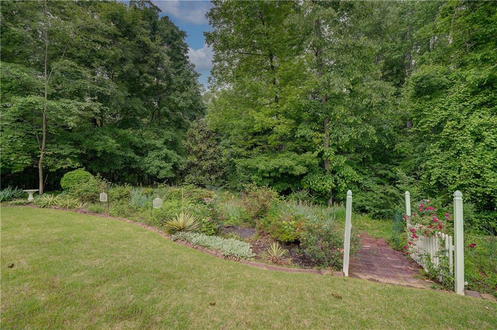 4942 Brown Leaf Drive, Powder Springs, Georgia image 44