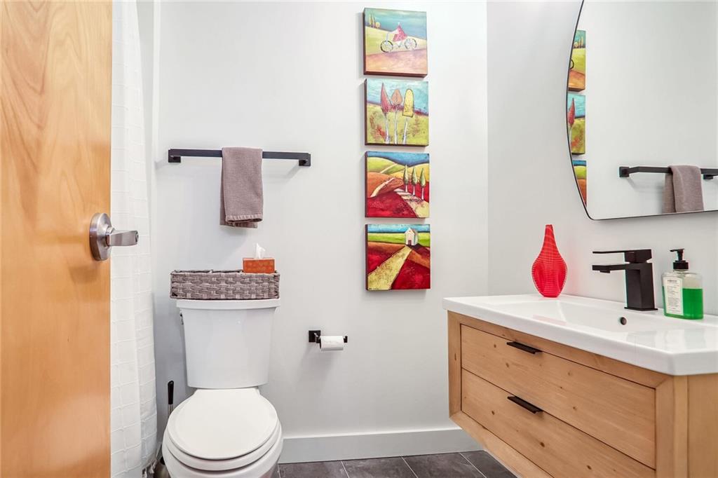 3235 Roswell Road NE 919