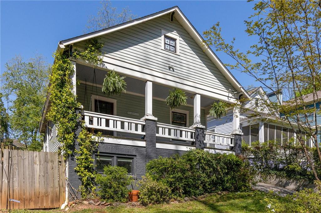 136 Flora Avenue NE