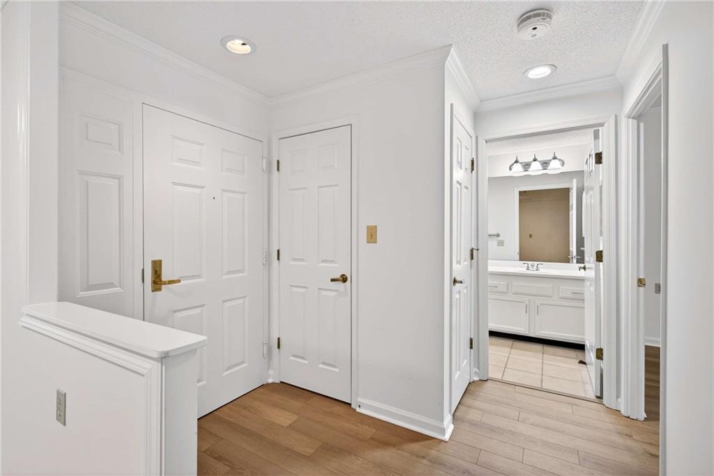 1800 Clairmont Lake A227