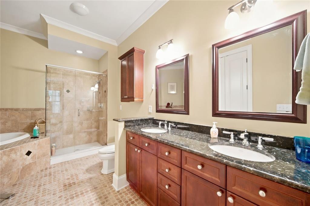 3635 E Paces Circle NE 1114