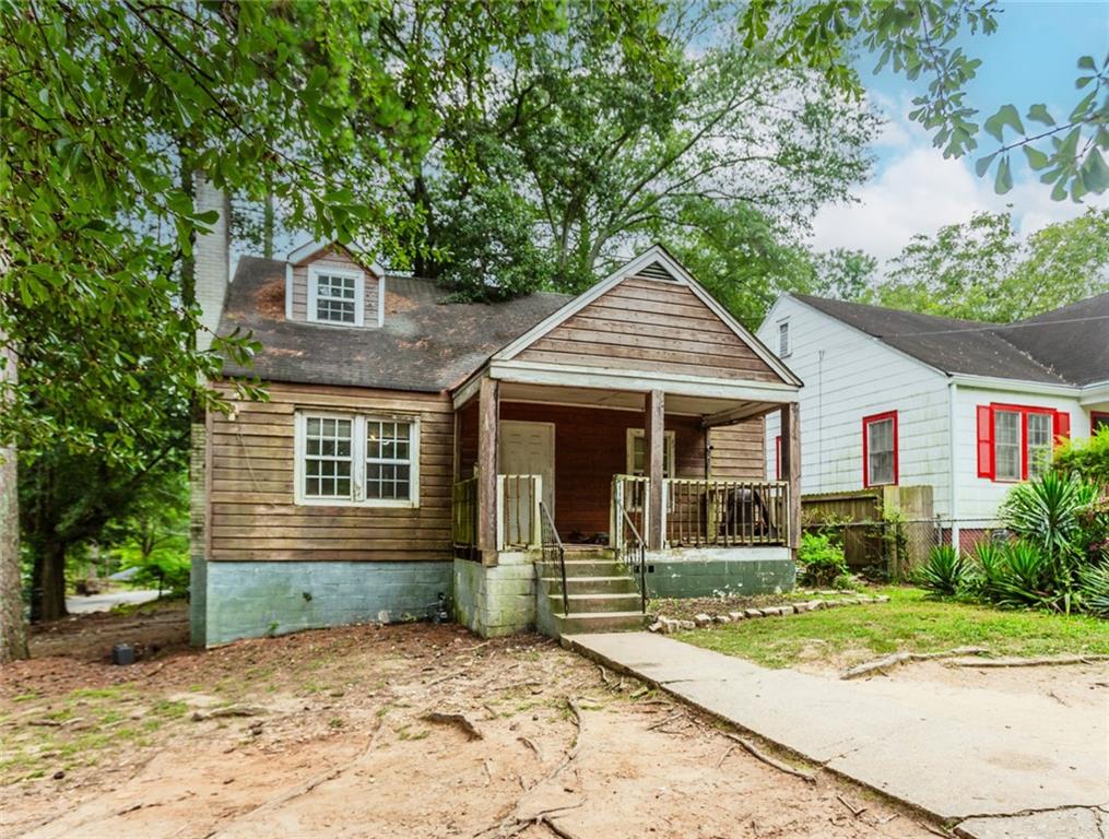 Investor Special – Grove Park Goldmine!
Attention investors, flippers, and savvy buyers—this 4-bedroom, 2-bath, two-story home in red-hot Grove Park is your ticket to serious returns. Sitting on a prime corner lot with a large backyard, deck, and welcoming front porch, this property is begging for a high-impact renovation. Grove Park is exploding with development and sits just minutes from the Westside BeltLine, Westside Park, Echo Street West, and West Midtown’s hottest restaurants and nightlife. Homes here are selling fast and climbing in value, making this a smart buy for your next flip or rental.
With strong bones, a spacious layout, and endless configuration options, the potential here is undeniable. Whether you plan to renovate and flip, hold as a cash-flowing rental, or transform it into a multi-family income property, the location and growth make this a winning investment. Opportunities like this in one of Atlanta’s most desirable up-and-coming neighborhoods don’t last—act now before it’s gone.