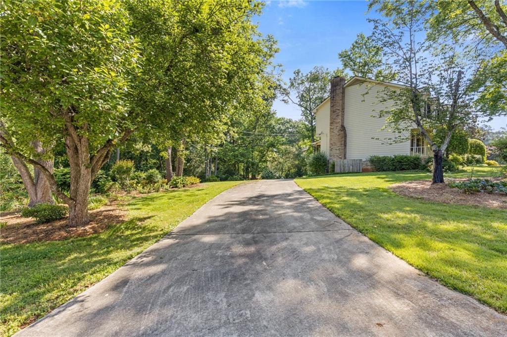 3527 Starwood Trail, Lilburn, Georgia image 4