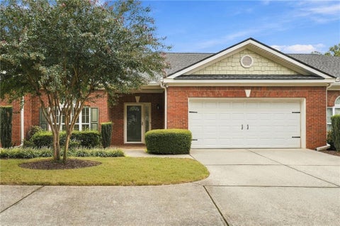 Townhouse For Sale - 129 Holiday Road #64<br/> Hall County, Buford, GA 30518