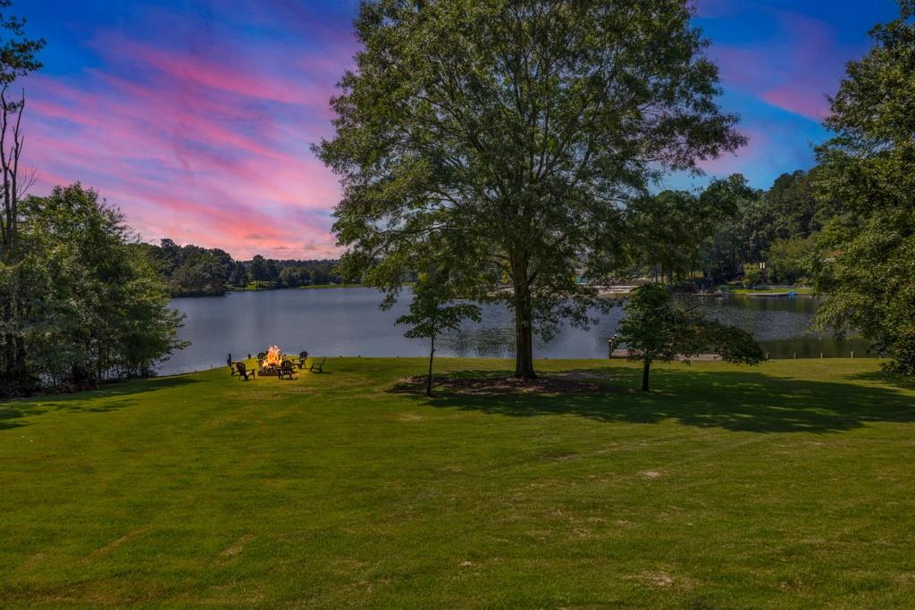 2491 Lakeshore Drive NE