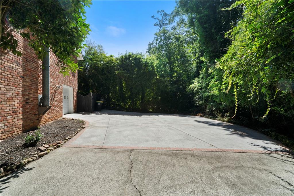 3 Westlyn Court SW