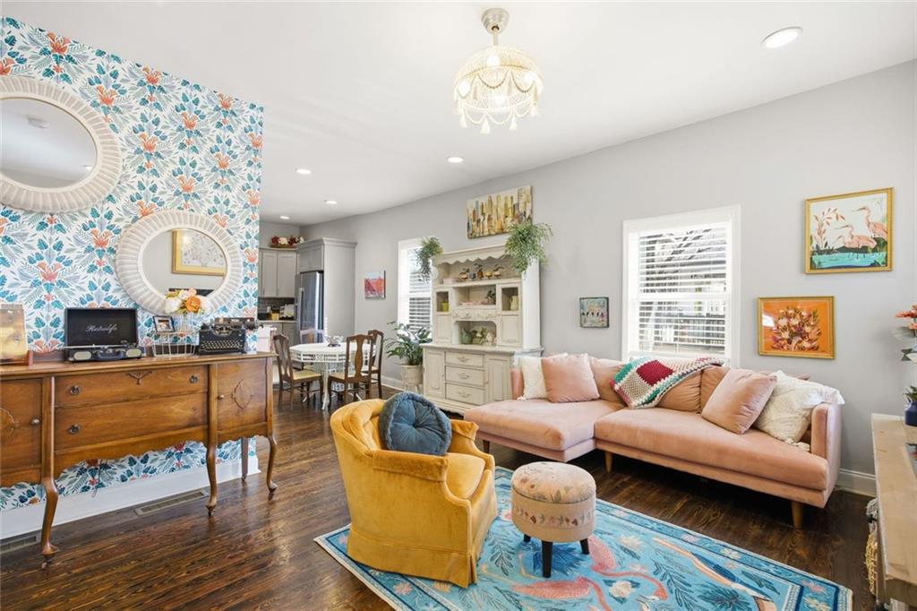 339 E Dixie Avenue SE