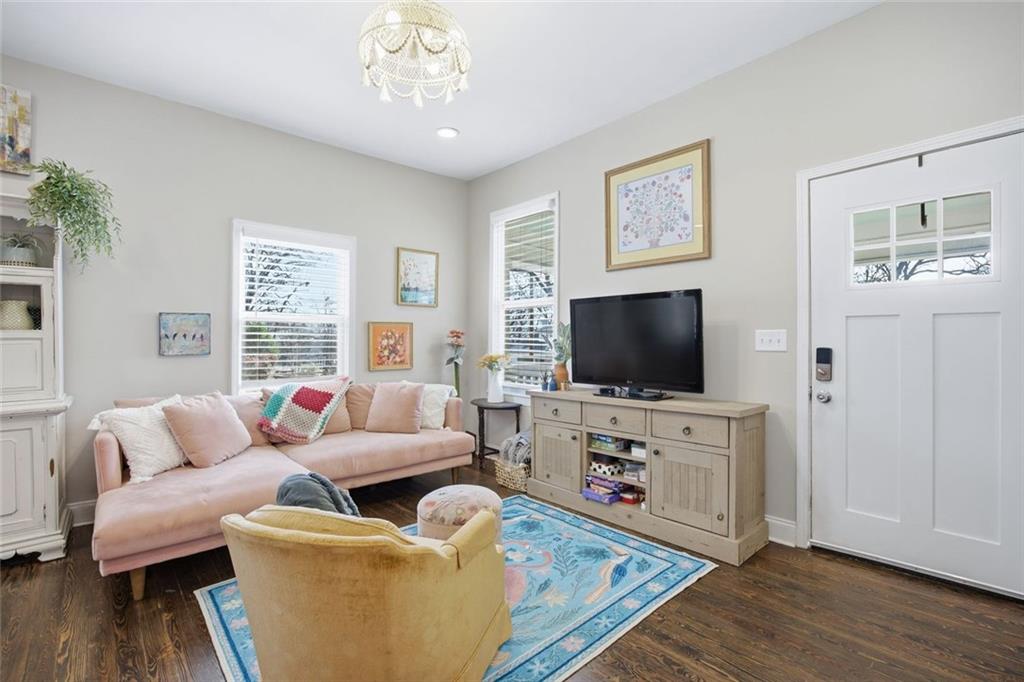 339 E Dixie Avenue SE