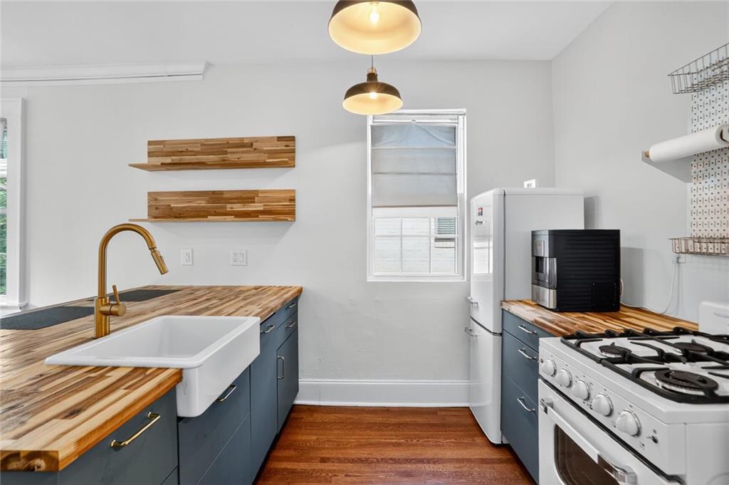 824 Greenwood Avenue NE 8