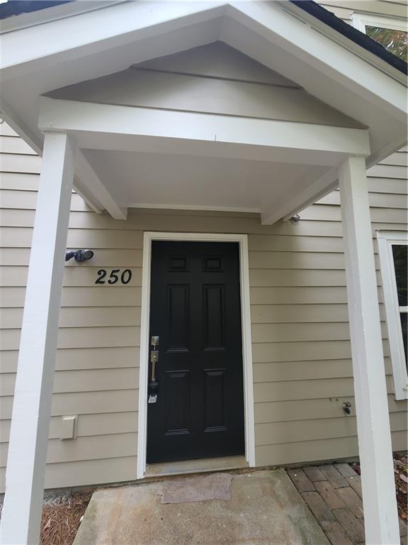 This is a huge townhouse with updated features, new flooring, lighting, plumbing, granite countertops, stainless steel appliances, and fresh paint. ARV of townhomes this size are in lower to upper 400's. grab this while you can for a starter family or renting, or AIR B N B, first come first served.