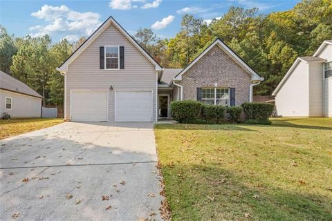 A home in Fairburn