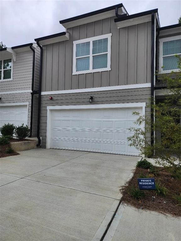 This stunning 3-bedroom, 2.5-bathroom townhouse combines modern style with everyday comfort in a highly sought-after neighborhood. The open-concept main level is filled with natural light, featuring a spacious living and dining area that flows seamlessly into a well-appointed kitchen with stainless steel appliances and ample cabinetry.
Upstairs, the owner’s suite offers a private retreat with a walk-in closet and spa-inspired en-suite bathroom. Two additional bedrooms provide generous space, complete with closets and a shared full bath. A two-car garage adds extra convenience.
Perfectly situated near shopping, schools, parks, and more, this home offers both comfort and accessibility.