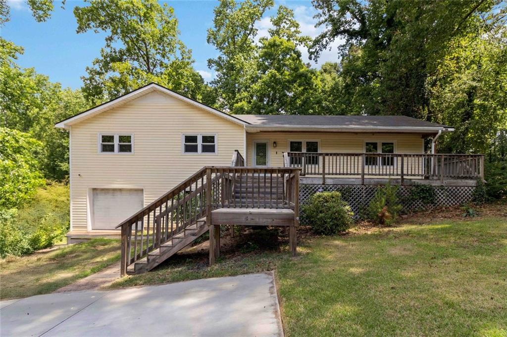 606 Echo Lane