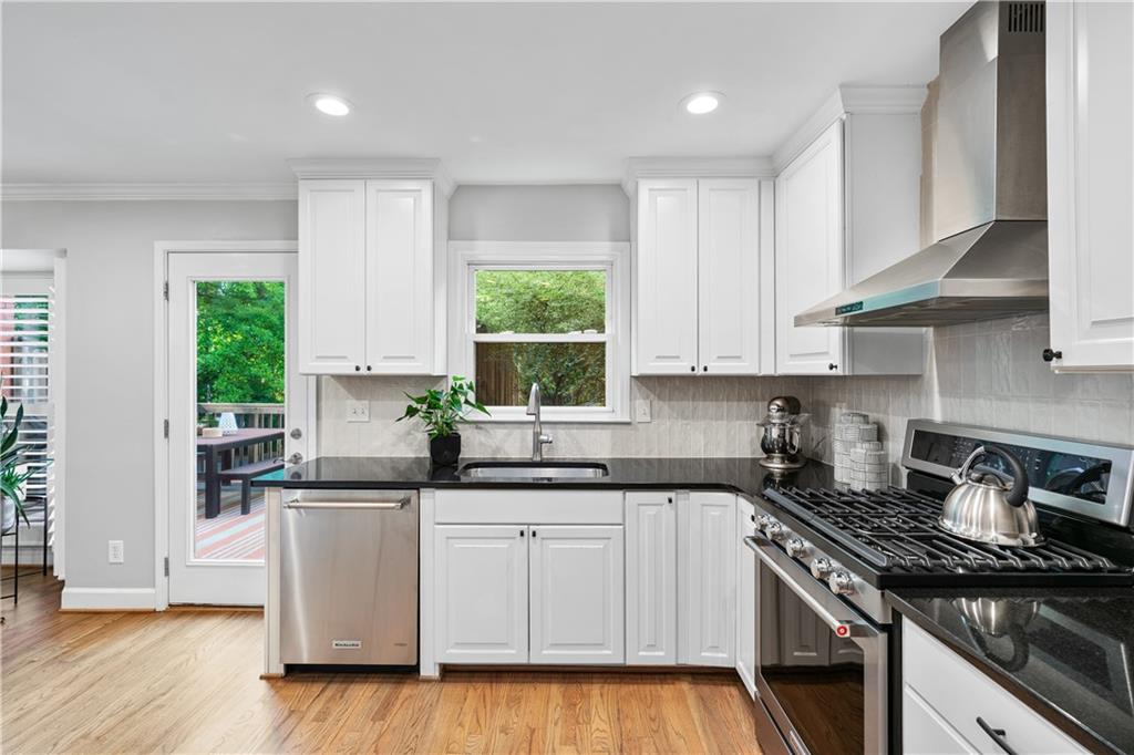 403 Defoors Mill Drive, Atlanta, Georgia image 14