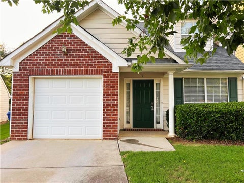 Townhouse For Sale - 4123 Ravenwood Court<br/> Union City, GA 30291