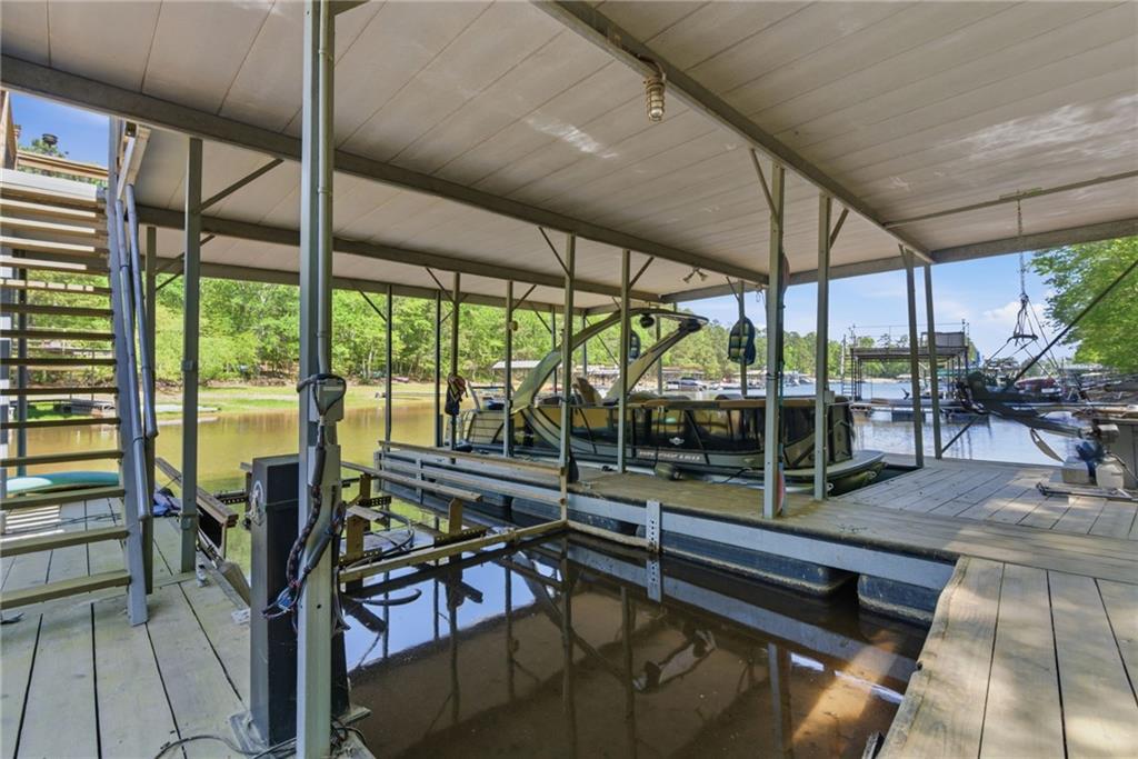 2815 Lake Court