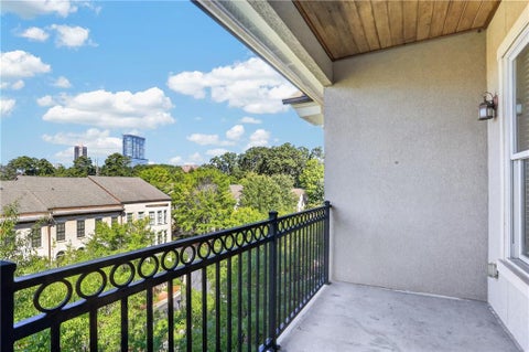 Condo For Sale - 3635 E Paces Circle #1410<br/> Atlanta, GA 30326