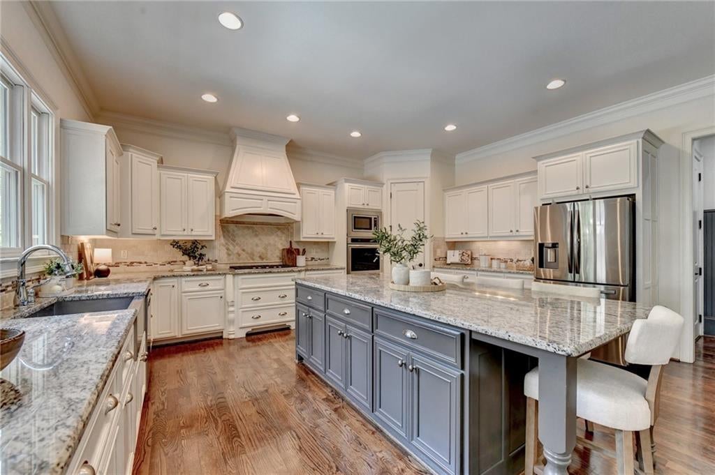 5272 Lacosta Lane