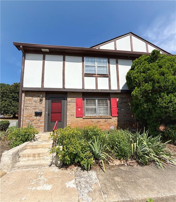 This spacious townhome is ready for a new family. End unit and one of the largest floor plans in the subdivision. Kitchen with oak cabinets and granite countertops. Separate formal dining room, living room and family room. Upstairs a very generous sized owner's suite is featured with an ensuite bathroom and 2 closets. There are 2 additional guest bedrooms and full bath. The property is conveniently located with easy access to shops (in particular the Dekalb Farmer's Market) and Hwy 78 for an easy commute. Well maintained community.
