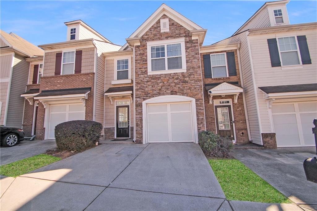 Rare rental property with fully renovated in a gated community. NEW PAINT, NEW HARDWOOD FLOORING throughout entire house, Beautiful QUARTZ COUNTERTOPS, NEW STAINLESS STREAL APPLIANCES. 3 Bed, 2.5 Bath OPEN CONCEPT Floor Plan! Master has vaulted ceilings, walk-in closets, separate shower and tub. Kitchen boasts stained cabinets, black appliances, breakfast bar. Family room with fireplace and gas logs. Sizeable walk in 2nd fl laundry. Clubhouse and resort style pool & playground. Located in Duluth with easy access to I-85, Pleasant Hill Rd, Gwinnett Place Mall, Sugar Loaf Mills, and Georgia Gwinnett College. HURRY - this one won't last!