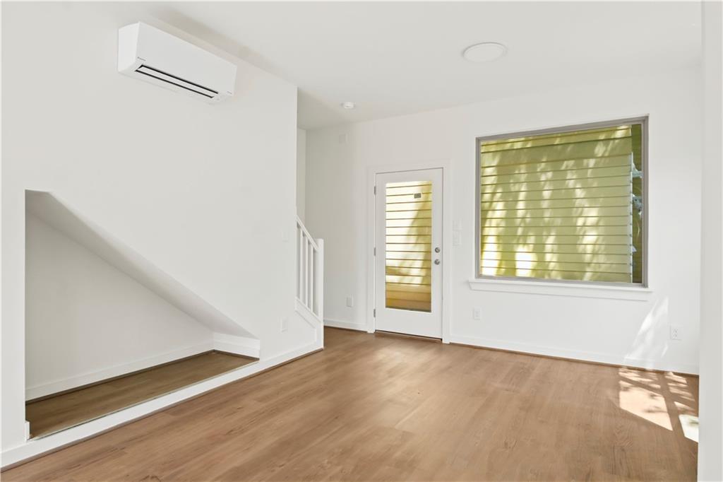 1070 Dill Avenue SW 204