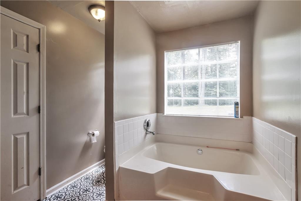 1282 Berryhill Drive, Lithonia, Georgia image 17