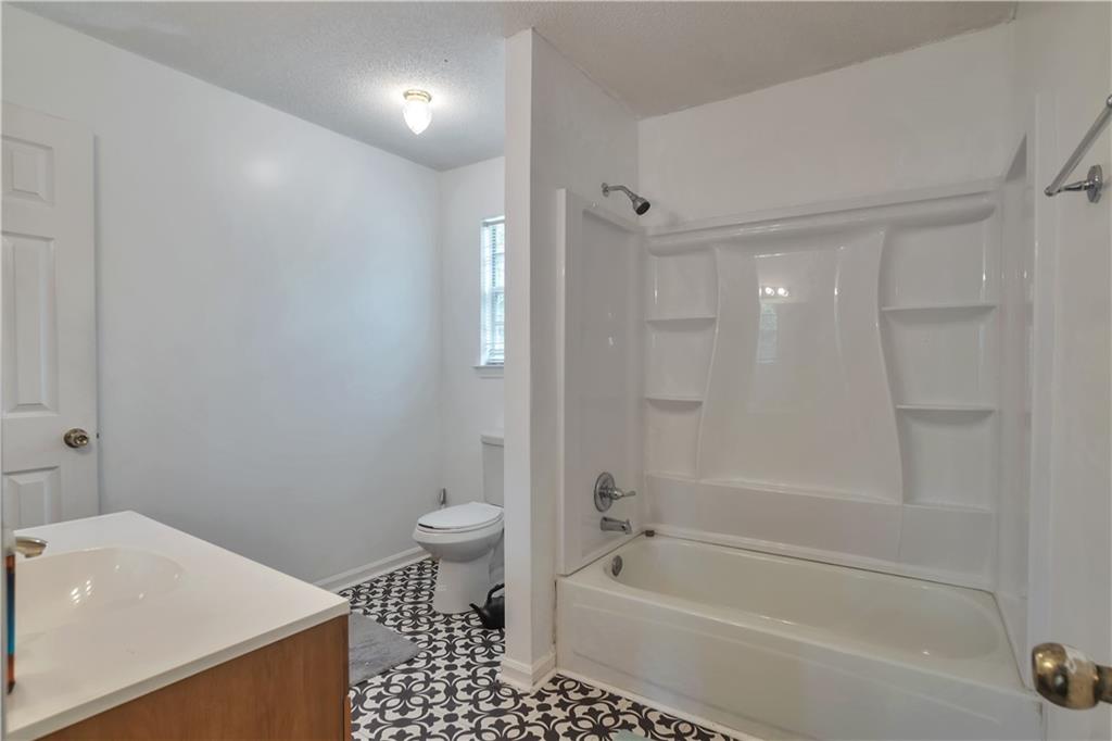 1282 Berryhill Drive, Lithonia, Georgia image 25