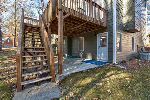 A home in Powder Springs