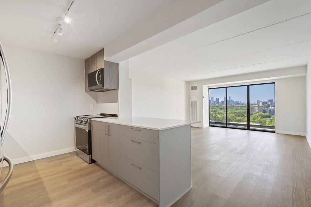 2460 Peachtree Road NE 512