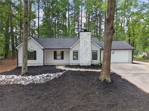 Homes For Sale - 160 Running Bear Trail Trail<br/> Fayetteville, GA 30214