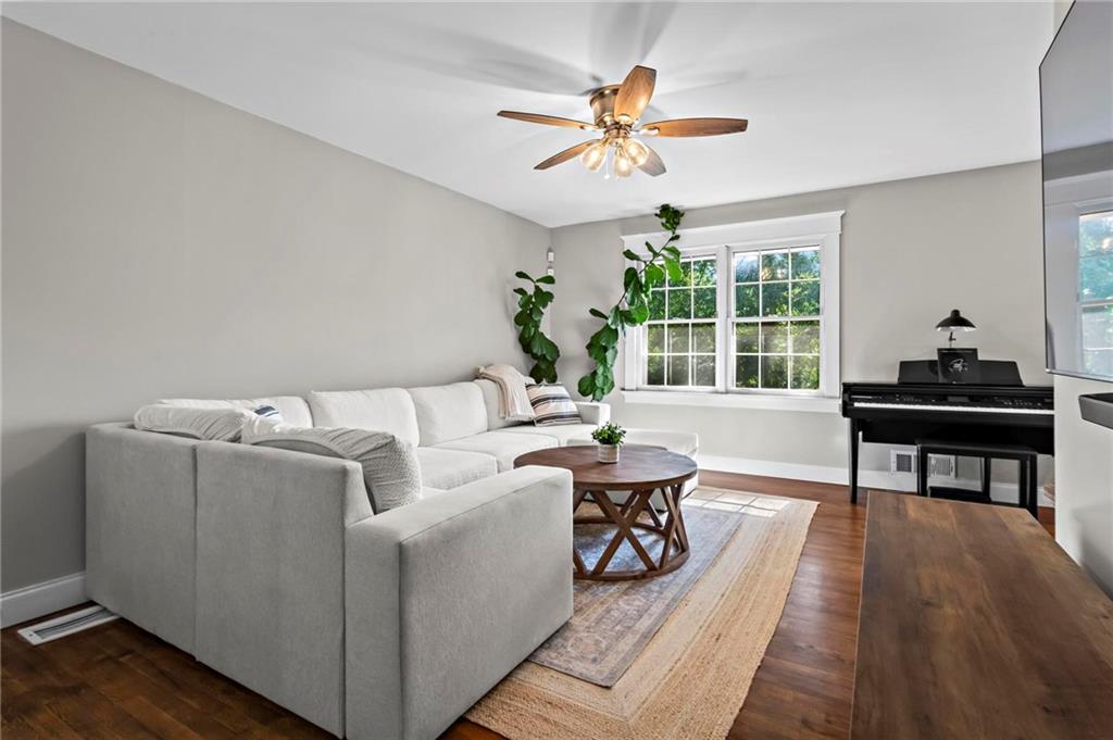3843 Lake Drive, Smyrna, Georgia image 7