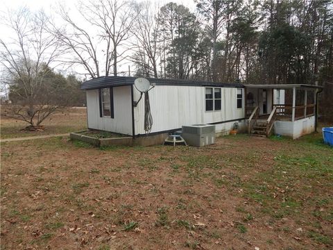 A home in Toccoa
