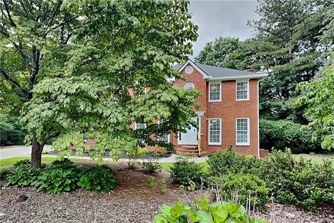 Homes For Rent - 1995 Lookout Trail<br/> Kennesaw, GA 30152