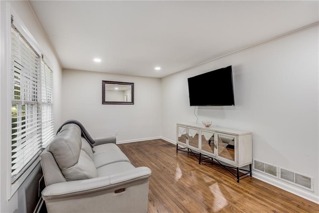 1101 De Leon Drive