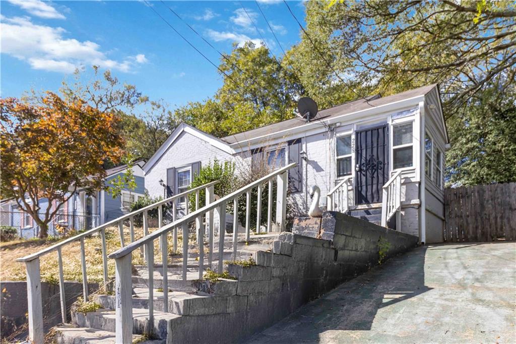 225 1st Street SW